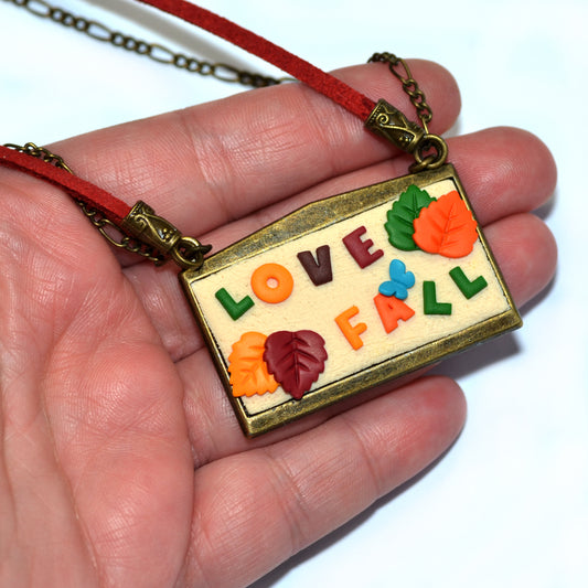 Μακρύ κολιέ "Love Fall" με μικρογλυπτά φυλλαράκια από πολυμερικό πηλό σε φθινοπωρινές αποχρώσεις