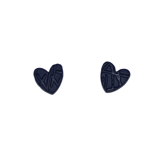 Καρφωτά σκουλαρίκια καρδιές μπλε μαρίν από πολυμερικό πηλό