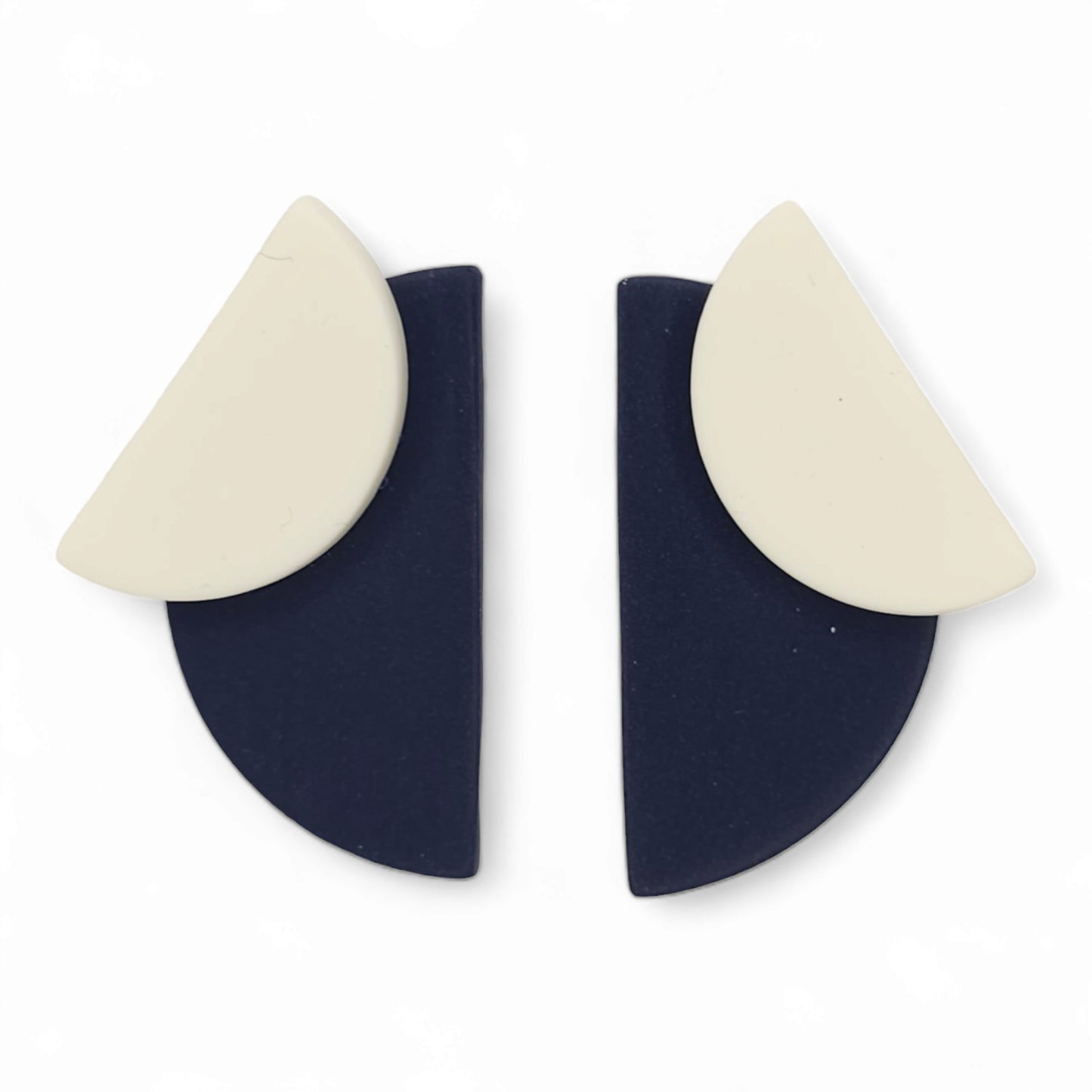 Σκουλαρίκια καρφωτά ημικύκλια μπλε με άσπρο από πολυμερικό πηλό