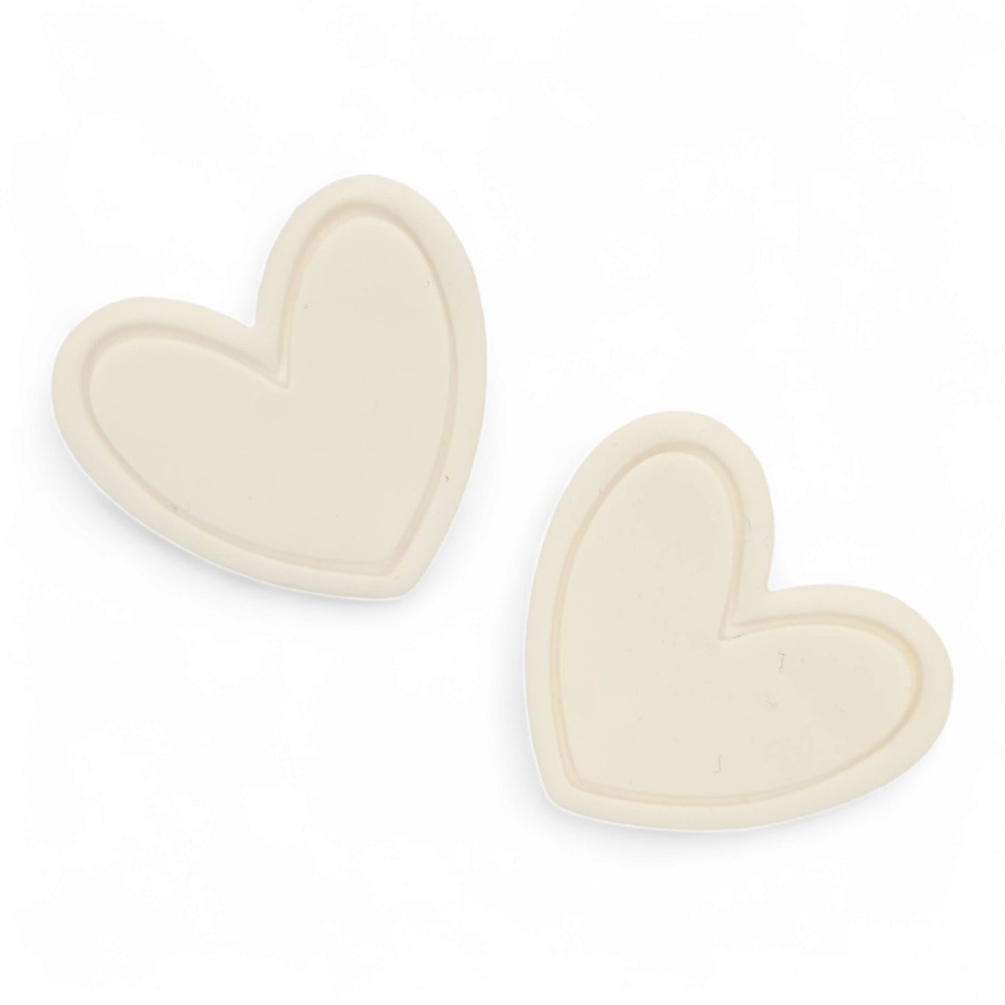 Σκουλαρίκια καρφωτά λευκές μεγάλες καρδιές από πολυμερικό πηλό