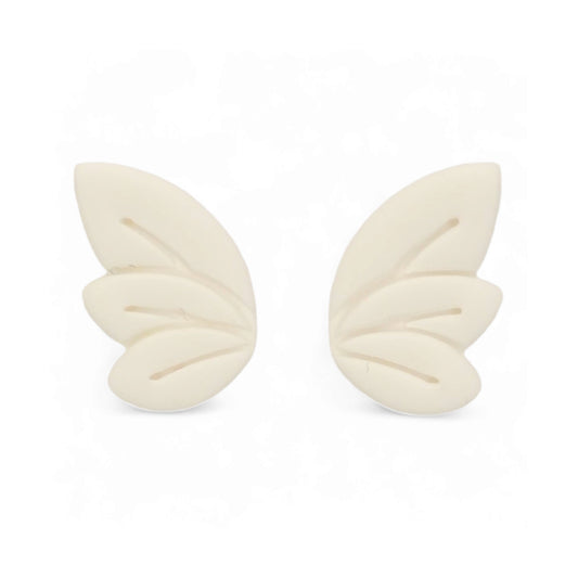 Σκουλαρίκια καρφωτά μικρά φτερά πεταλούδας λευκά από πολυμερικό πηλό