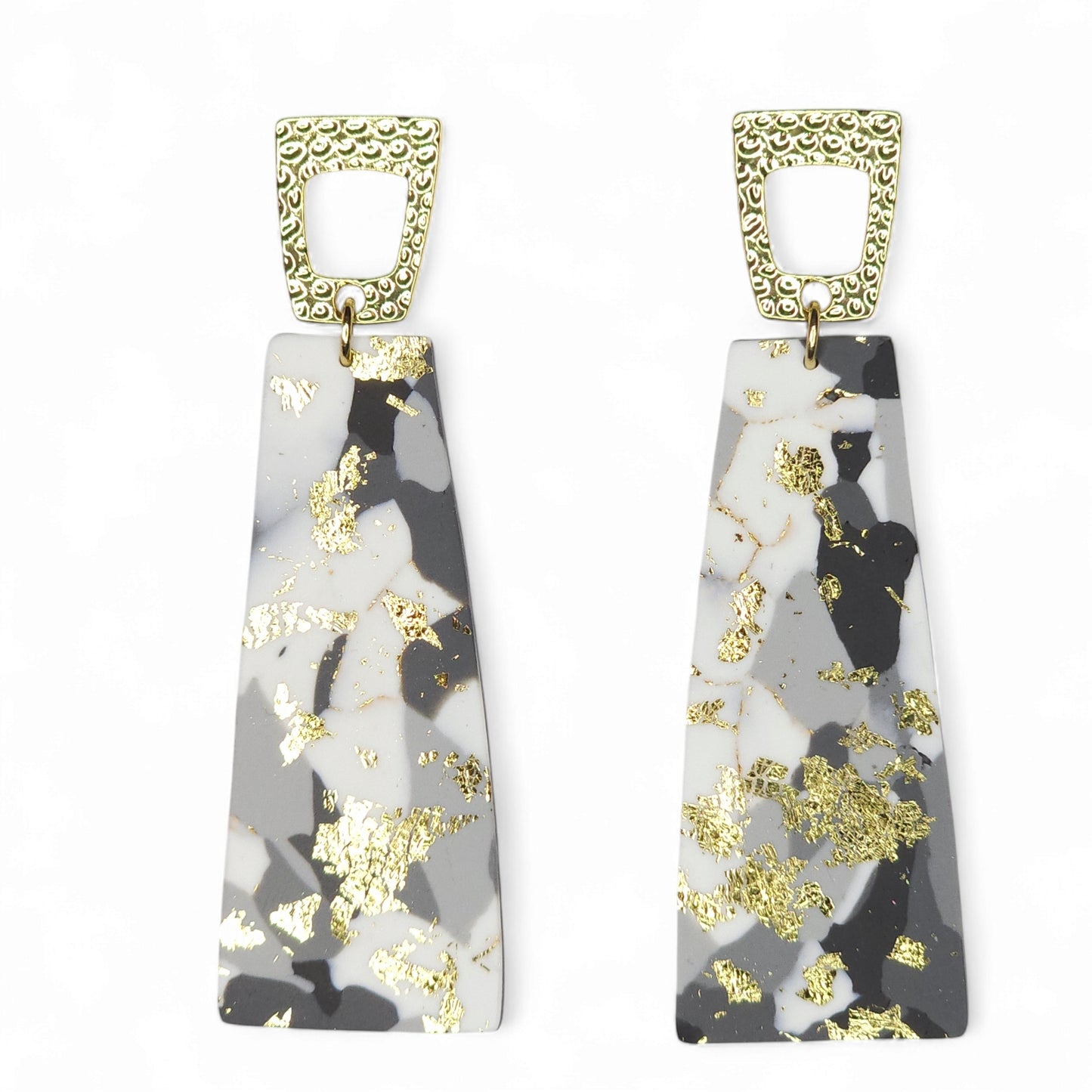 Σκουλαρίκια κρεμαστά με μοντέρνο κόψιμο σε γκρι χρυσό μαρμαρωτό μοτίβο από πολυμερικό πηλό