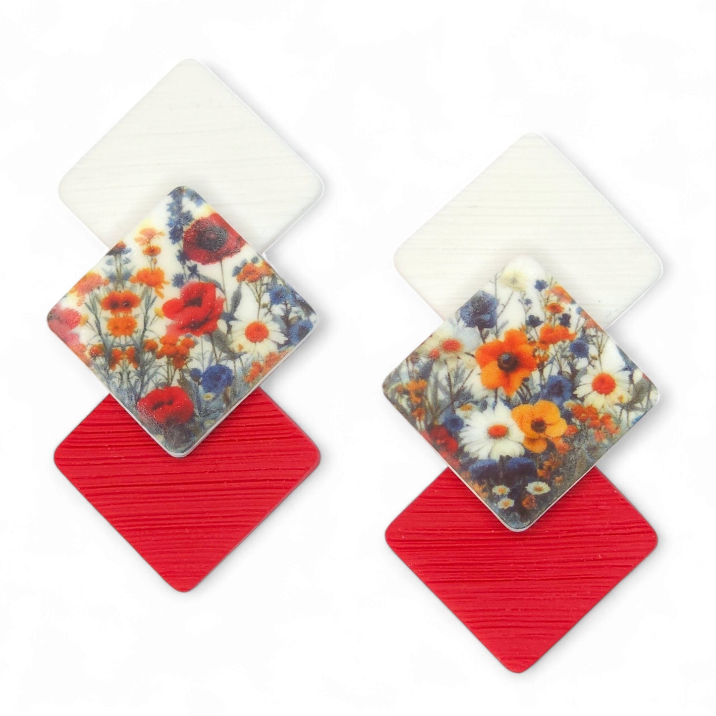 Καρφωτά σκουλαρίκια τετραγωνάκια με μοτίβο λουλούδια του αγρού από πολυμερικό πηλό