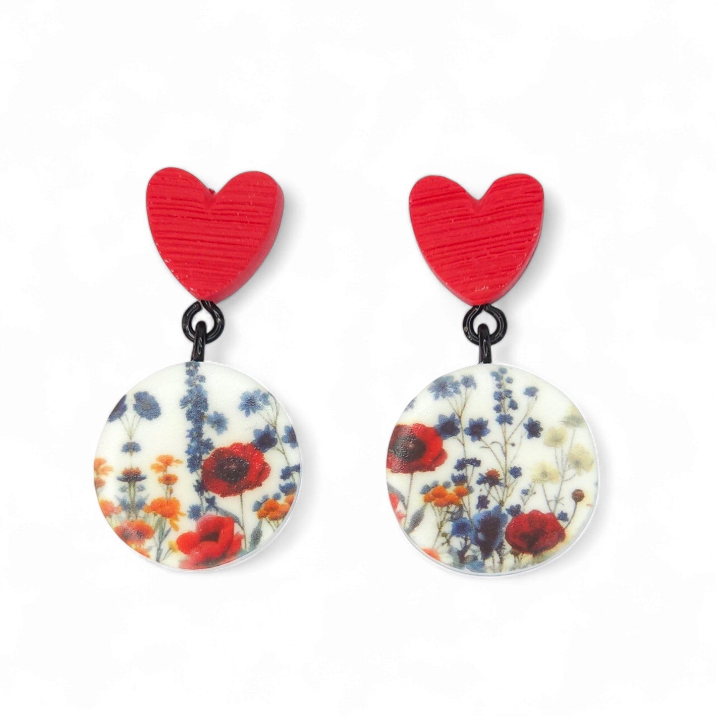 Κρεμαστά σκουλαρίκια με μοτίβο λουλούδια του αγρού από πολυμερικό πηλό και κόκκινες καρδιές