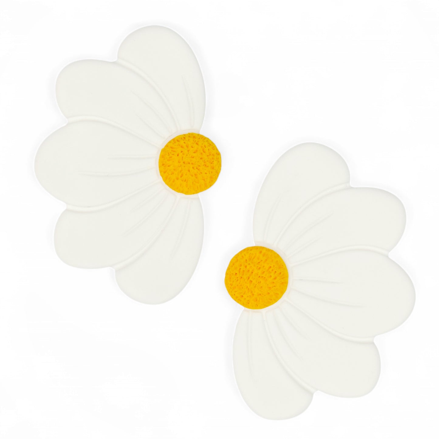 Μεγάλα καρφωτά σκουλαρίκια λευκά λουλούδια μαργαρίτες από πολυμερικό πηλό