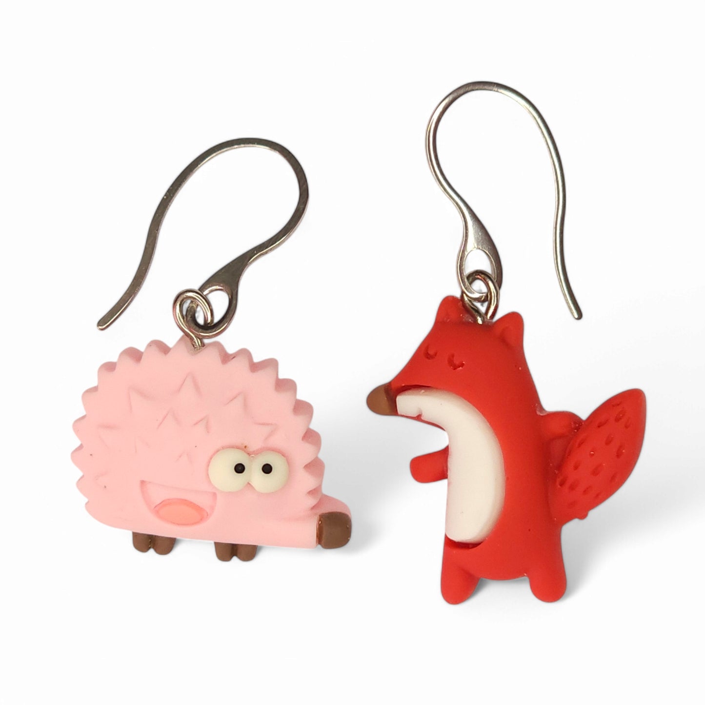 Ανόμοια κρεμαστά σκουλαρίκια ροζ σκαντζόχοιρος και κόκκινη αλεπού