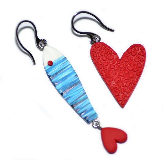 Σκουλαρίκια ανόμοια ψαράκι με ουρίτσα καρδούλα και κόκκινη καρδιά από πολυμερικό πηλό