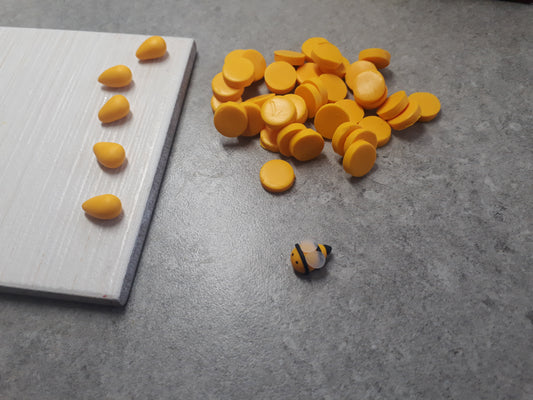 Ζουζουνιάρικα παιδικά σκουλαρίκια καρφωτά μελισσάκι μαργαρίτα