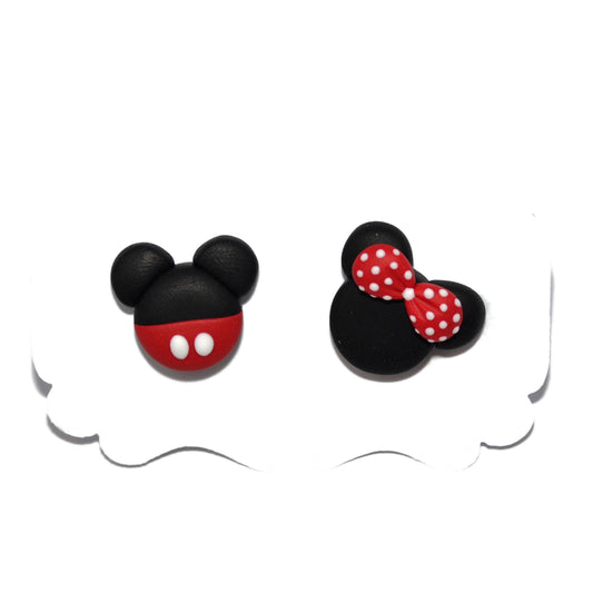 Πολυαγαπημένα ανόμοια καρφωτά σκουλαρίκια Minnie & Mickey από πολυμερικό πηλό
