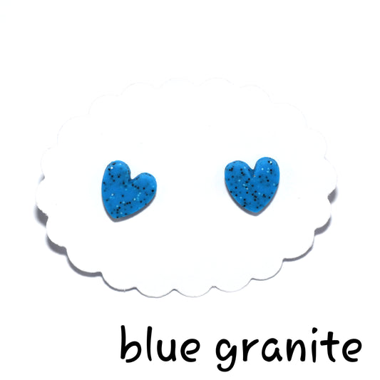 Καρφωτά σκουλαρίκια blue granite καρδούλες από πολυμερικό πηλό