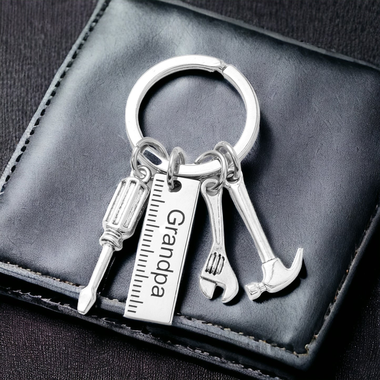 Ατσάλινο ασημί μπρελόκ για τον παππού με εργαλεία