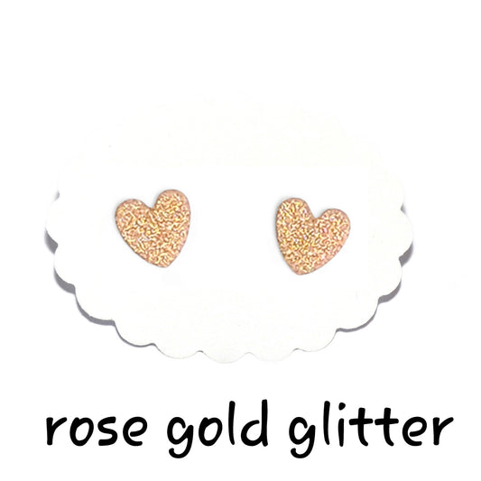 Καρφωτά σκουλαρίκια rose gold glitter καρδούλες από πολυμερικό πηλό