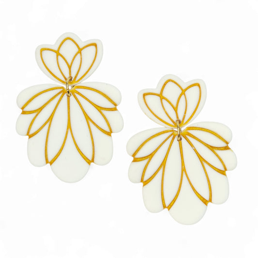 Κρεμαστά σκουλαρίκια κομψά σε λευκό με χρυσό από πολυμερικό πηλό
