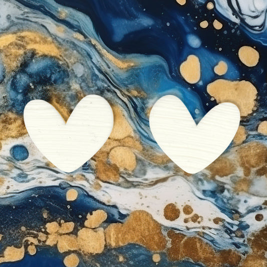 Σκουλαρίκια καρφωτά λευκές καρδιές από πολυμερικό πηλό