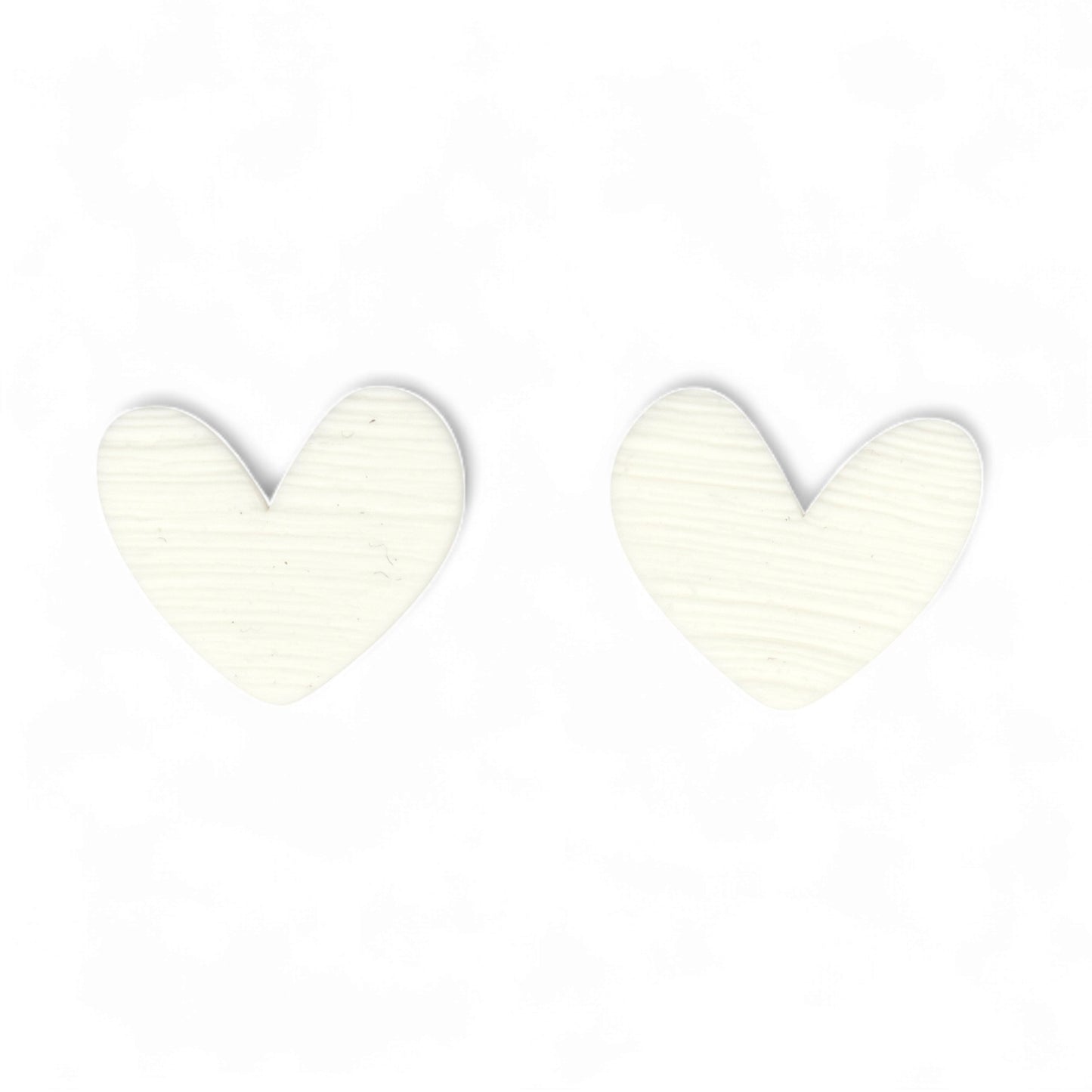 Σκουλαρίκια καρφωτά λευκές καρδιές από πολυμερικό πηλό