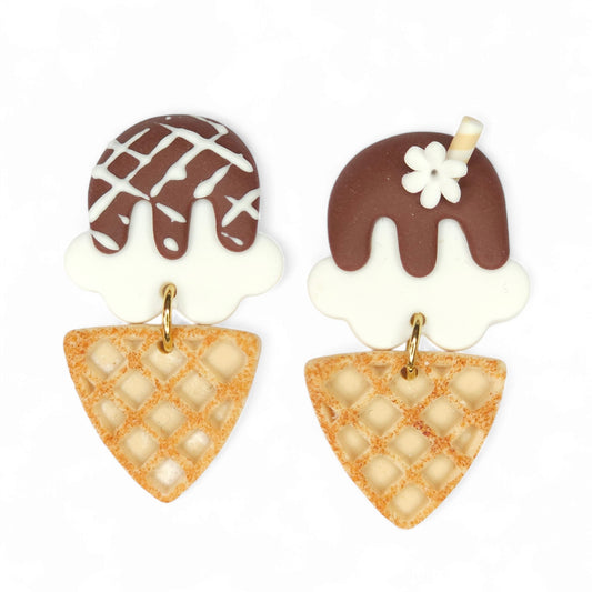 Ανόμοια κρεμαστά σκουλαρίκια παγωτό χωνάκι σοκολάτα από πολυμερικό πηλό