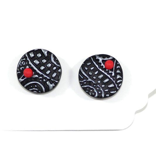 Μοντέρνα καρφωτά σκουλαρίκια στρογγυλά μαύρο με ασημί και κόκκινα στοιχεία