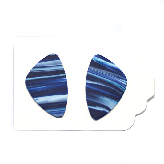 Καρφωτά ασύμμετρα σκουλαρίκια μπλε ριγέ